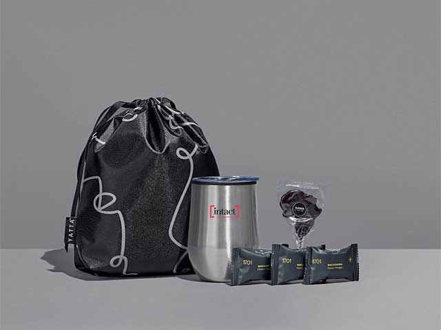 Yatta Snug Surprise Hamper - Image 3